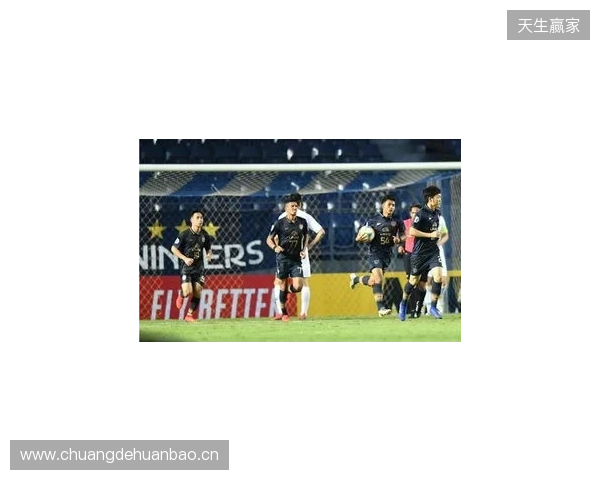 武里南联主帅:虽然申花排名并不靠前,但我们绝不会轻视他们 武里南联主帅:虽然申花排名并不靠前,但我们绝不会轻视他们