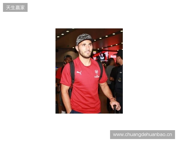 英超官方晒出图片：阿森纳U15全员抵达北京